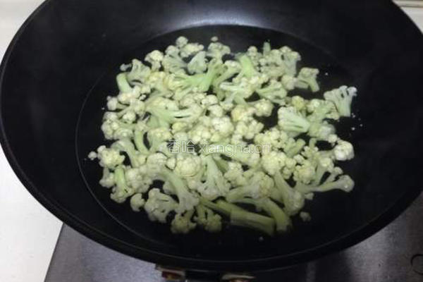 蚝油三彩花菜的做法图解4