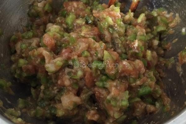 青椒猪肉馅饺子的做法图解4