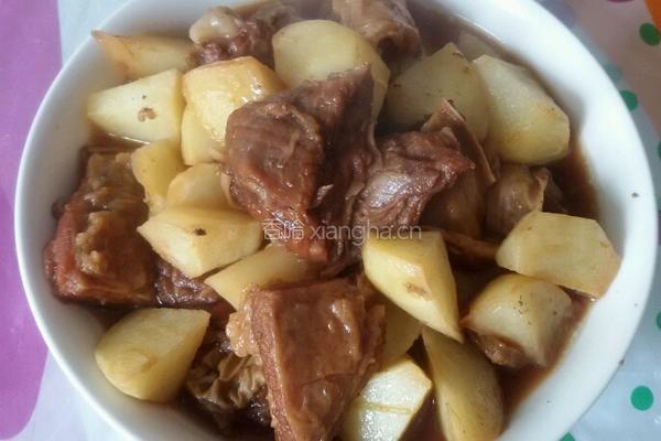 土豆烧牛肉的做法图解5