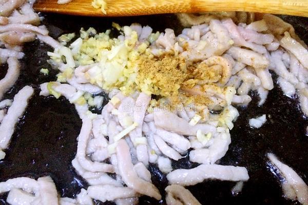青椒炒肉丝的做法图解4