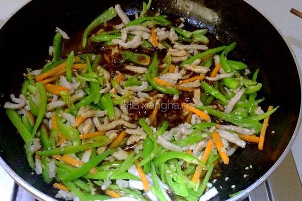 青椒炒肉丝的做法图解7