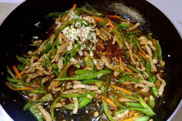 青椒炒肉丝的做法图解8
