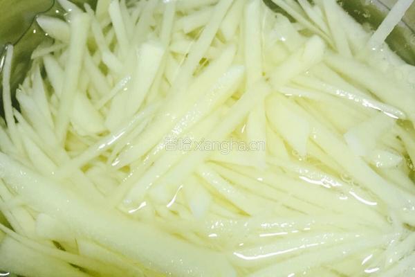 青椒土豆丝的做法图解2