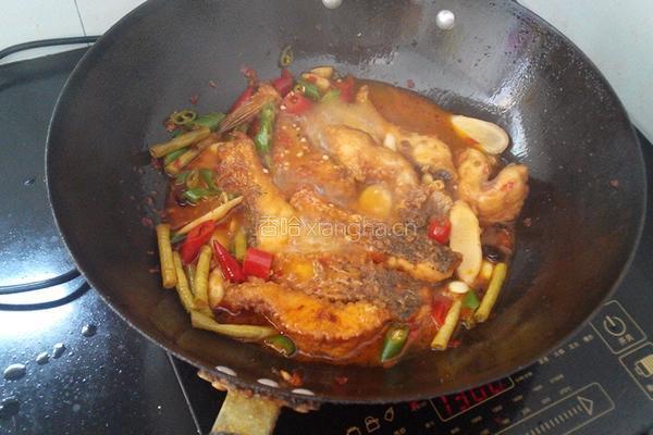泡菜土煮鱼的做法图解3