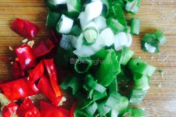 清炒绿豆芽的做法图解2