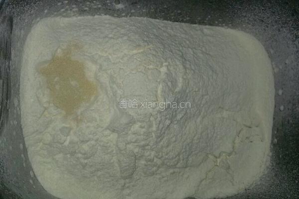 焦糖土司的做法图解1
