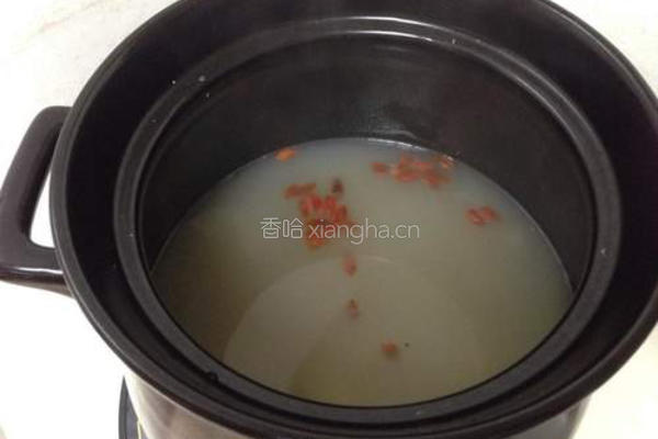 莲子猪肚养生汤的做法图解11