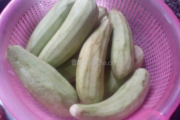 蒜蓉蒸茄子的做法图解2
