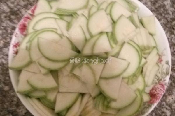 西葫芦炒辣椒的做法图解1