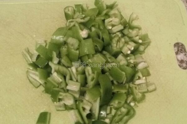 西葫芦炒辣椒的做法图解2