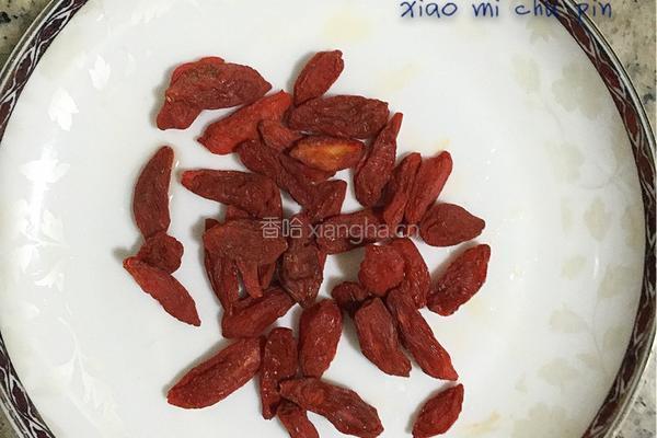 银耳苹果牛奶甜品的做法图解3