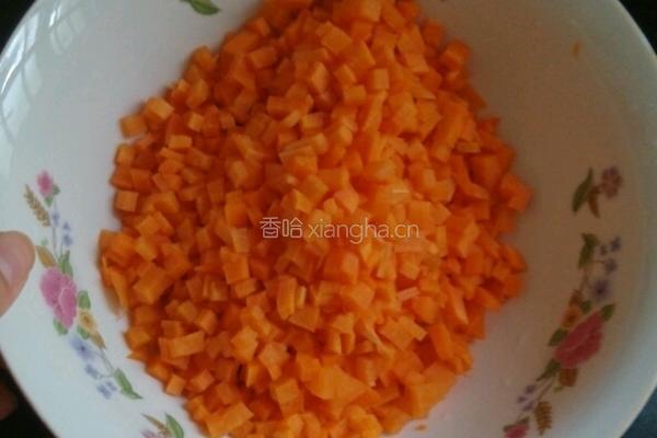 红萝卜玉米饼的做法图解1