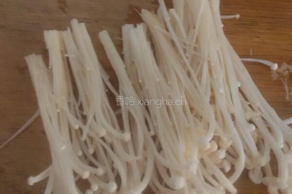 蛋煎金针菇的做法图解2