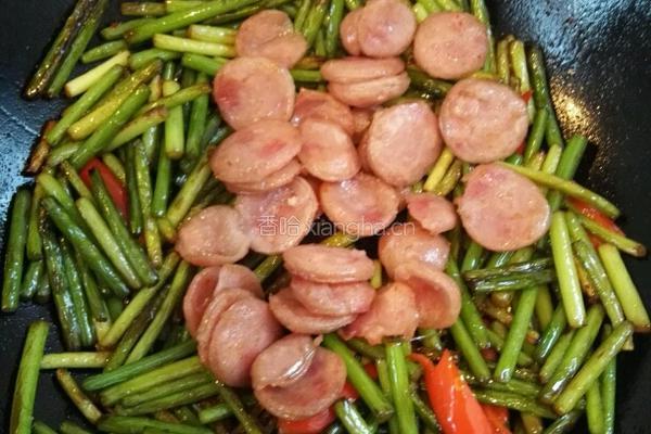 蒜薹炒肉肠的做法图解6