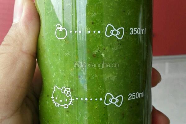 自制Hey Juice排毒果蔬汁第一杯的做法图解4