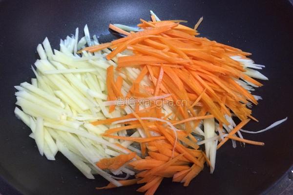 糖醋土豆丝的做法图解3