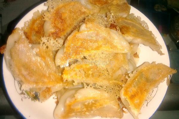 超简单酥脆水煎饺的做法图解7