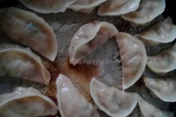 超简单酥脆水煎饺的做法图解6