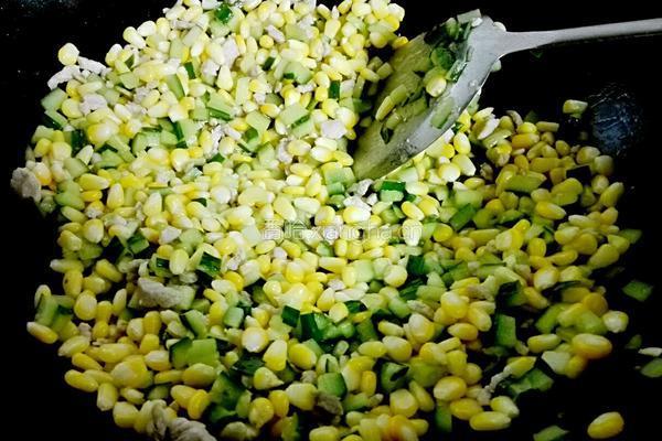 玉米猪肉炒青瓜的做法图解8