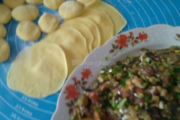 茄子洋葱辣椒水饺的做法图解7