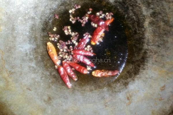 酸辣洋白菜的做法图解2