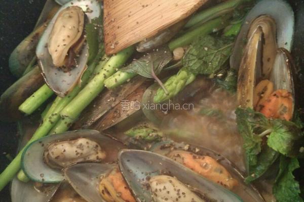 紫苏牛油煮新西兰青口的做法图解5