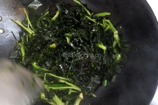 青椒海带丝的做法图解4