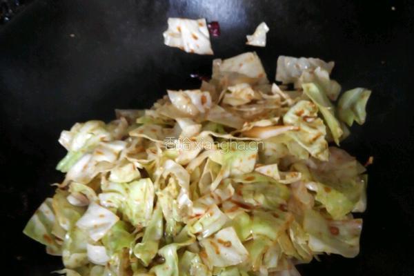 酸辣手撕包菜的做法图解3
