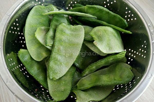 清炒豆角丝的做法图解1