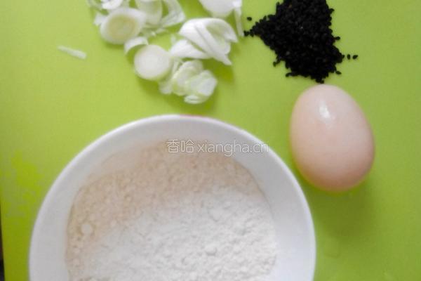 早餐煎饼果子的做法图解1