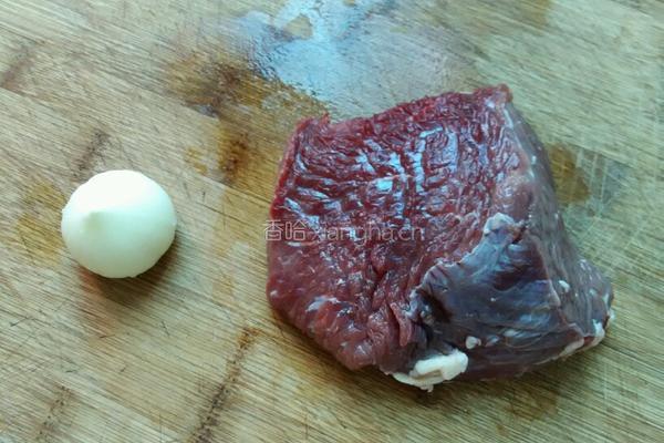 蒜蓉牛肉酱的做法图解1