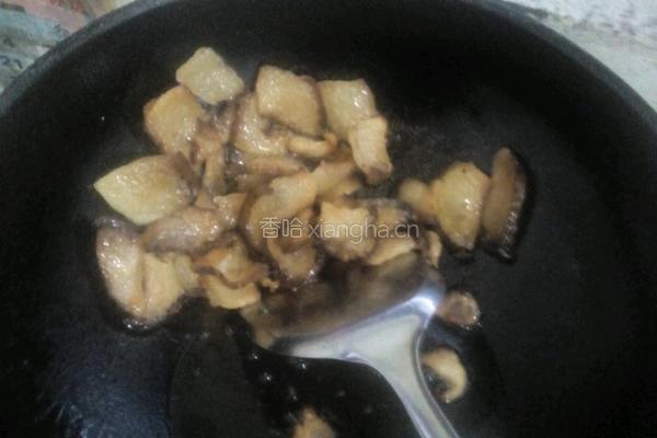 青蒜炒腊肉的做法图解2