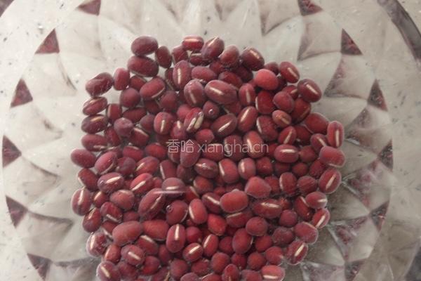 抹茶红豆奶油夹心蛋糕卷的做法图解1