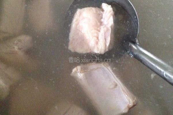糖醋排骨的做法图解2