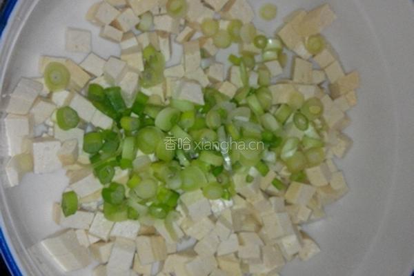 小葱拌豆腐的做法图解3