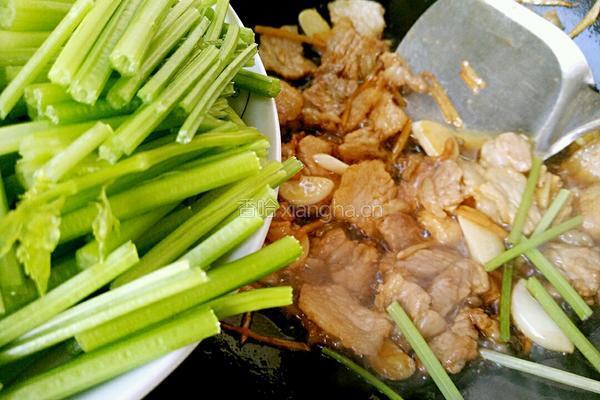 芹菜炒粉条的做法图解6
