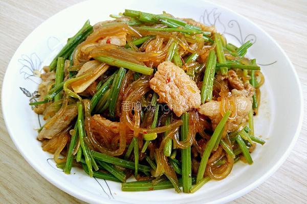 芹菜炒粉条的做法图解10