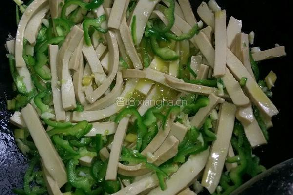青椒豆干的做法图解2