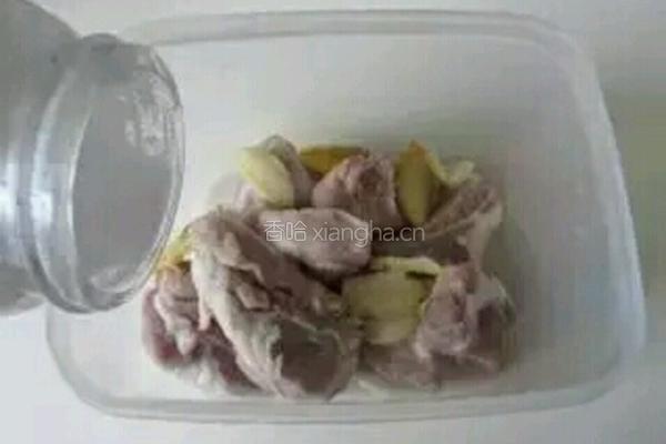 密汁排骨的做法图解1