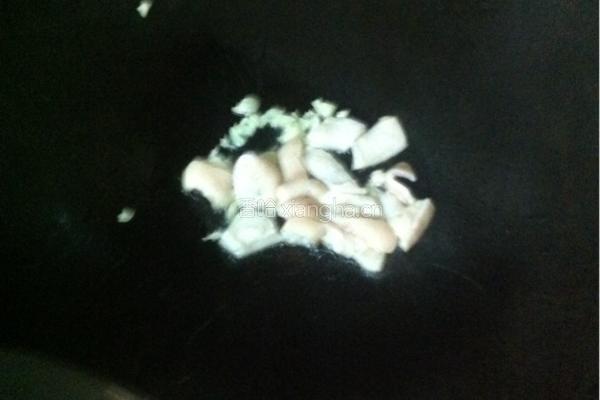 猪皮炒空心菜的做法图解2