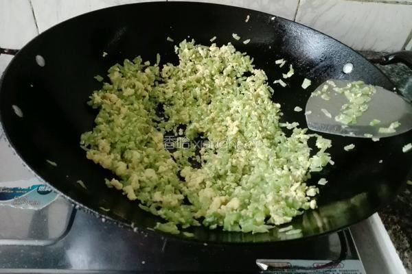 苦瓜炒蛋的做法图解6