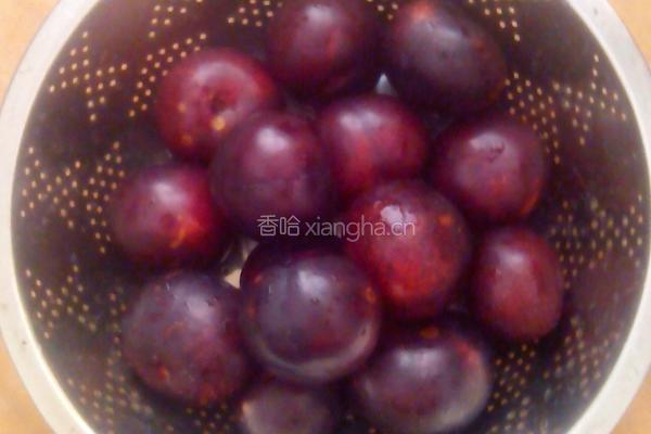 自制梅子酱的做法图解1