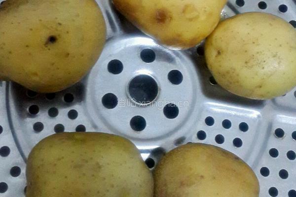 香煎土豆饼的做法图解1