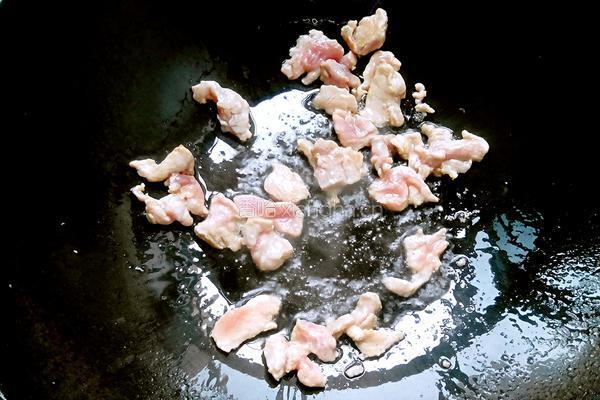 香菇胡萝卜炒肉的做法图解6