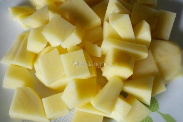 拔丝土豆的做法图解1