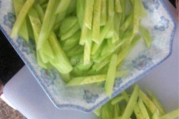 黄瓜炒猪肝的做法图解1