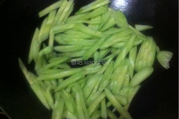 黄瓜炒猪肝的做法图解3