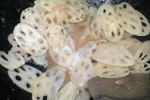 牛肉炒嫩莲藕的做法图解6