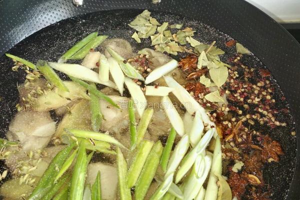 鲜菇红枣鸡汤的做法图解5