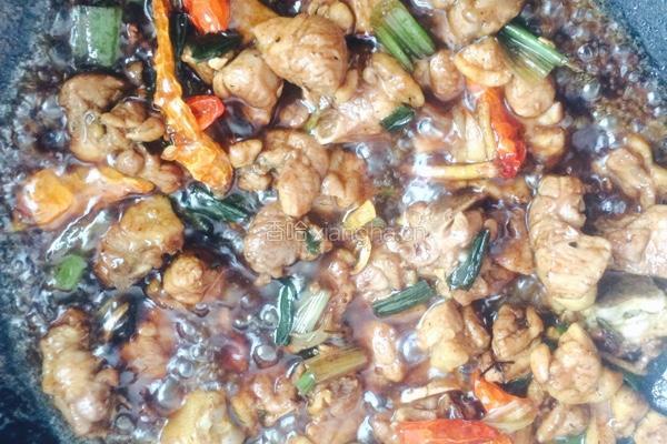 毛豆花生炖鸭腿的做法图解7